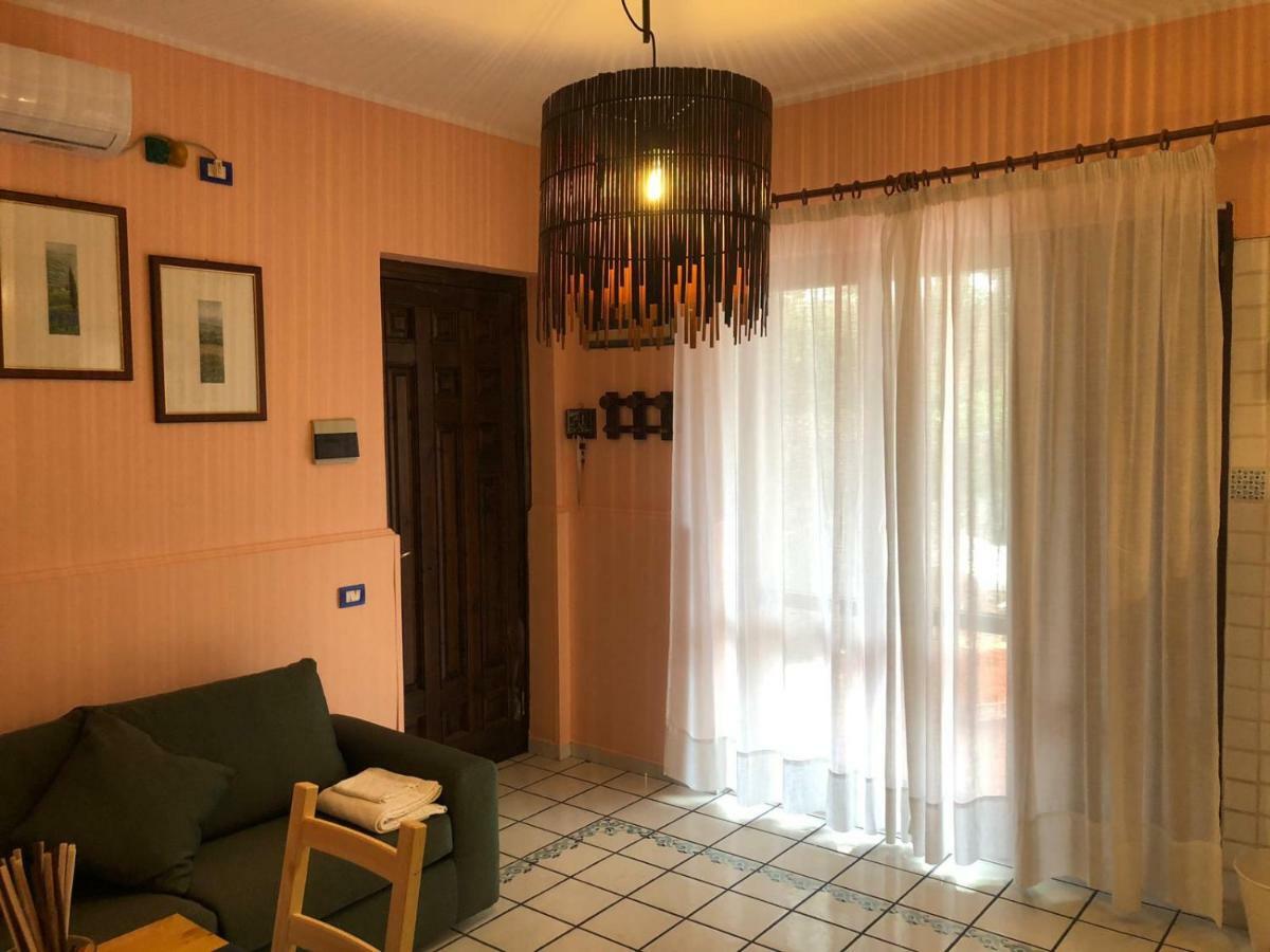 Chloe'S Apartment Acireale Exterior foto